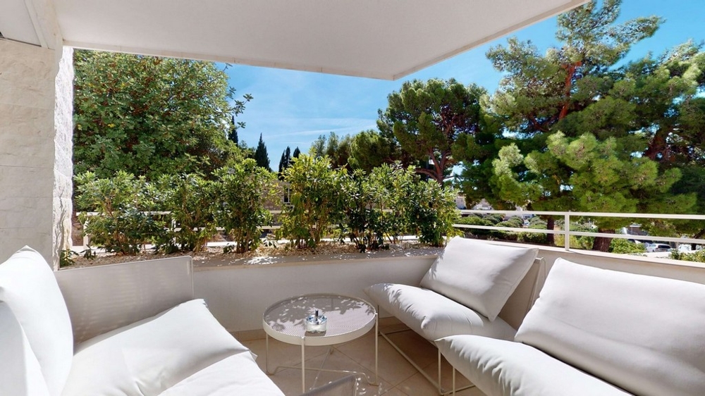 Vue depuis la rue sur l'immeuble avec les différents appartements - appartement à vendre Croatie.