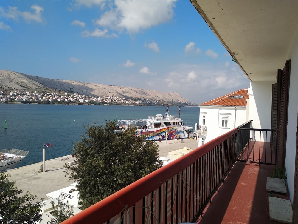Appartement en première ligne face à la mer à Pag, Croatie, à vendre - Panorama Scouting.