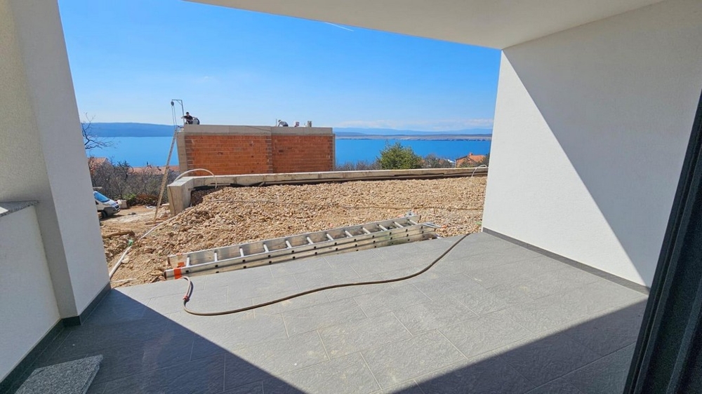 Vue depuis la terrasse du rez-de-chaussée du bien A2519.
