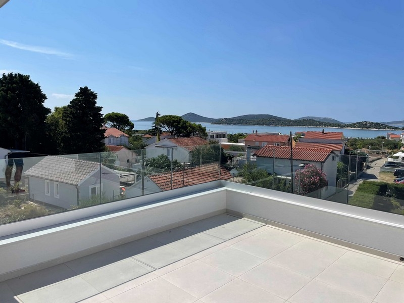État de gros œuvre des appartements A2607, en vente à Tribunj, Croatie.