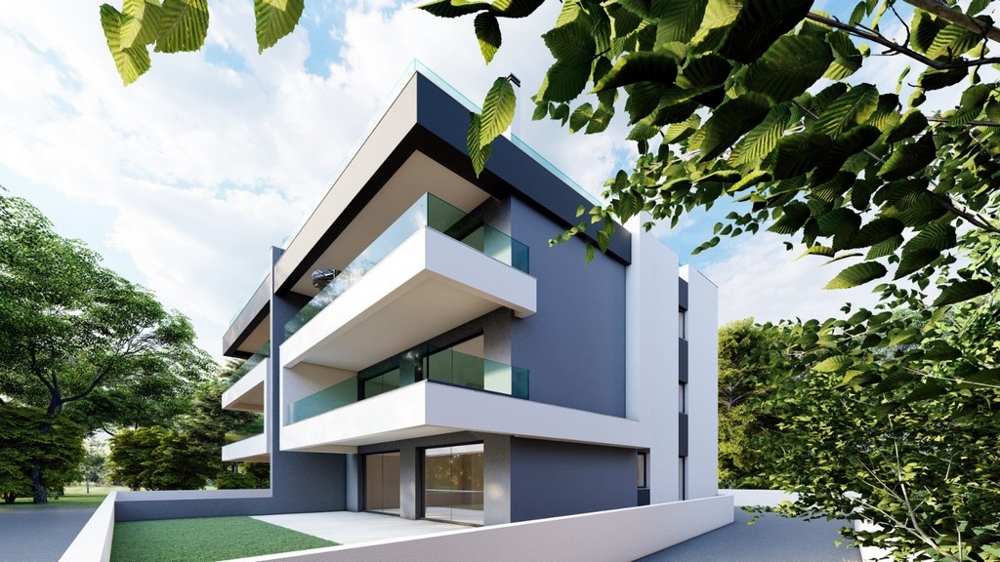 Visualisation de la maison avec balcons en verre entre des arbres