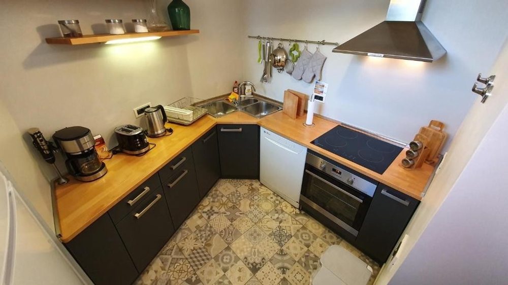 Cuisine en angle avec appareils
