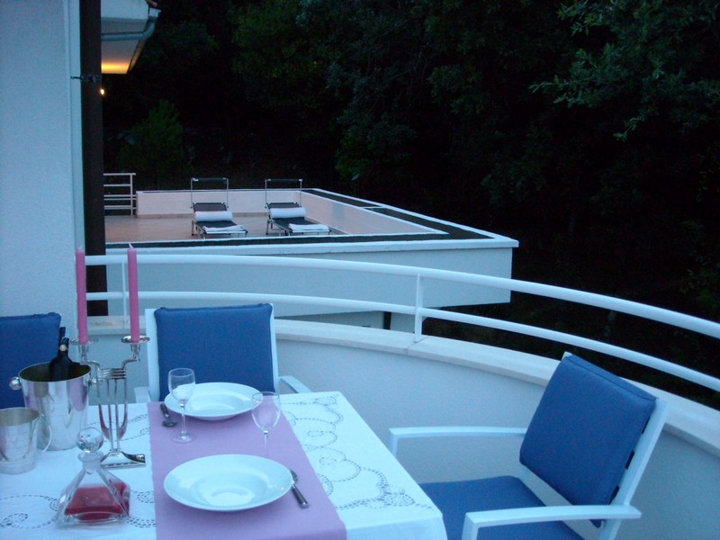 Vue sur les spacieuses terrasses.