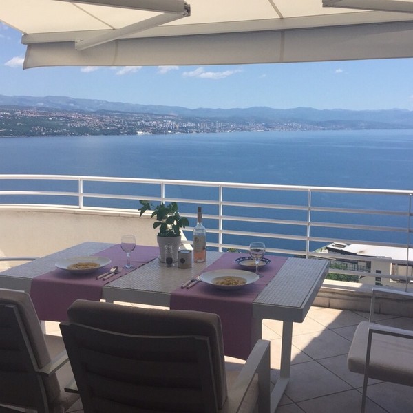 Vue mer depuis la terrasse de l'appartement A2770 à Opatija, Croatie.