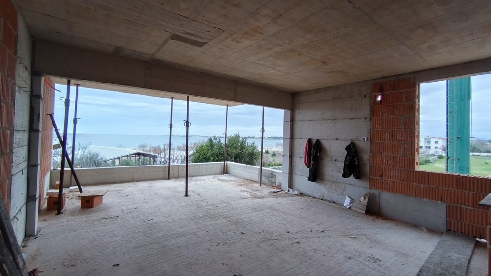 Vue sur la mer depuis la terrasse.