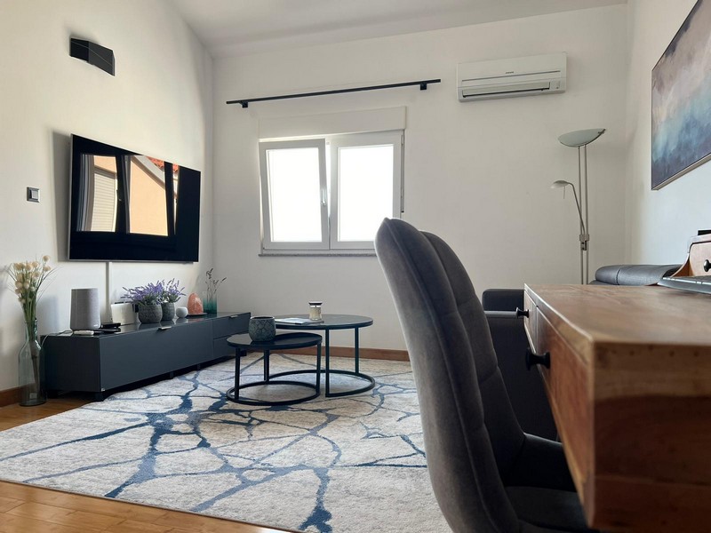 Appartement moderne avec mobilier haut de gamme à Tisno, Croatie - Panorama Scouting.