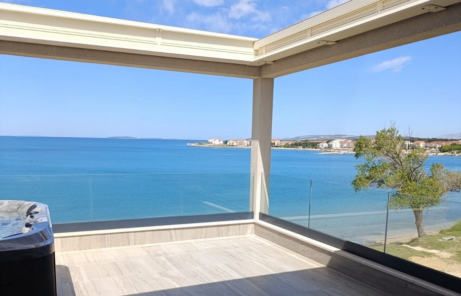 Biens immobiliers directement sur la plage en Croatie - Panorama Scouting A2806.