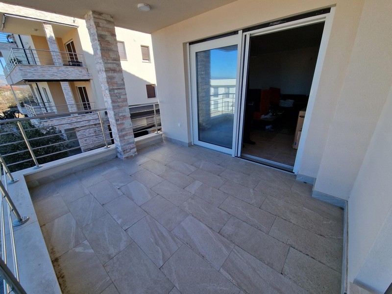 Terrasse du bien A2834, à vendre en Croatie sur l'île de Krk - Panorama Scouting.