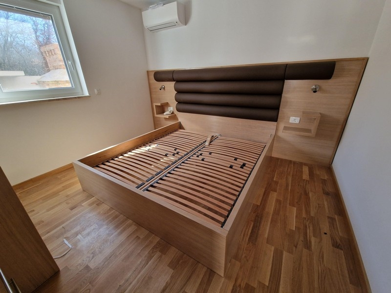 La chambre avec lit double.