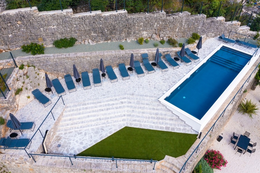 Appartement avec service de gardiennage et piscine en bord de mer
