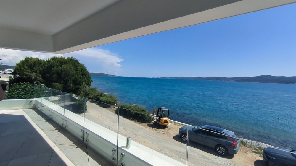 Balcon avec vue mer.