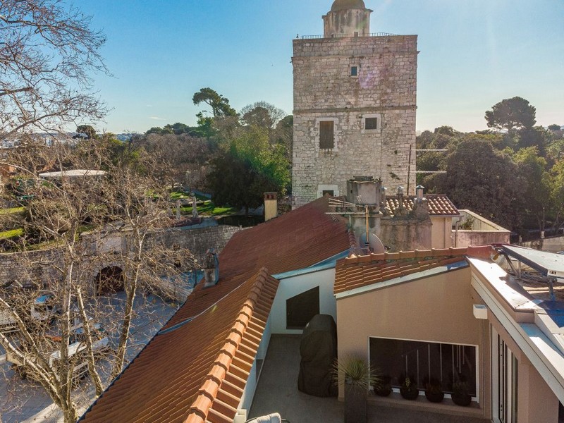 Appartement élégant sur 2 niveaux à vendre au centre de Zadar - Immobilier Croatie