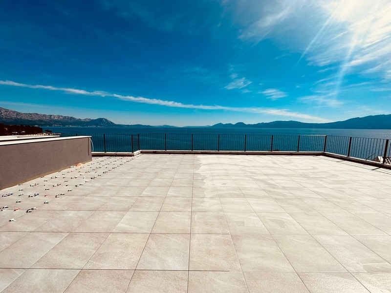 Penthouse avec toit-terrasse à vendre sur l'île de Hvar en Croatie - Panorama Scouting A3057.