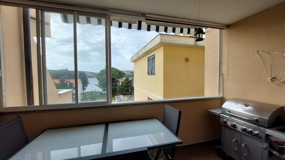 Loggia avec vue mer - biens immobiliers Croatie