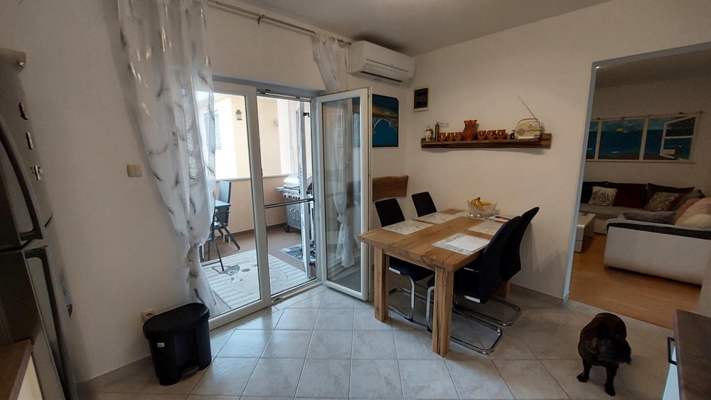 Appartement lumineux et bien entretenu à Stara Novalja, île de Pag