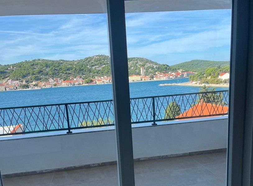 Vue mer depuis la terrasse du bien.