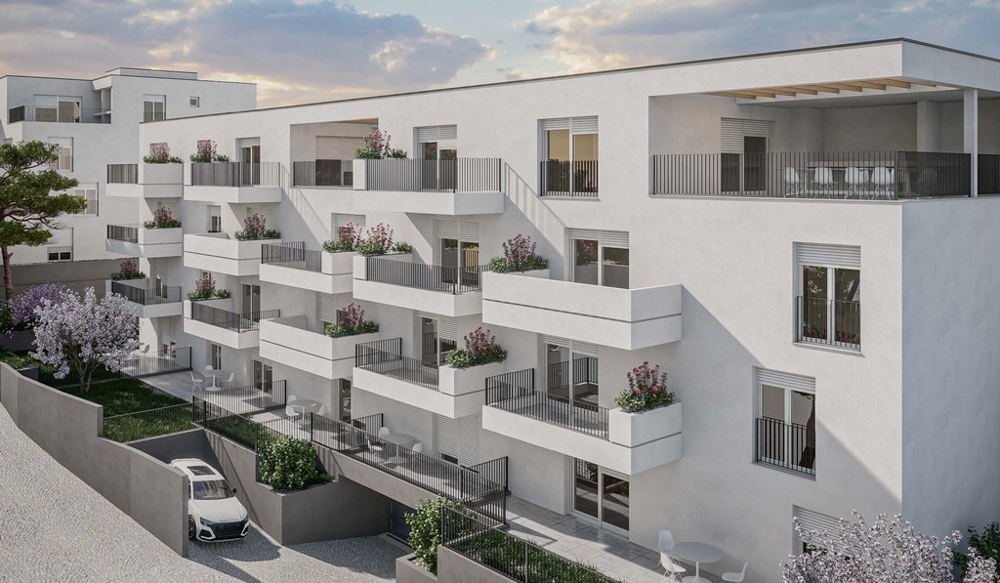 Appartements neufs modernes avec balcons sur l'île de Ciovo