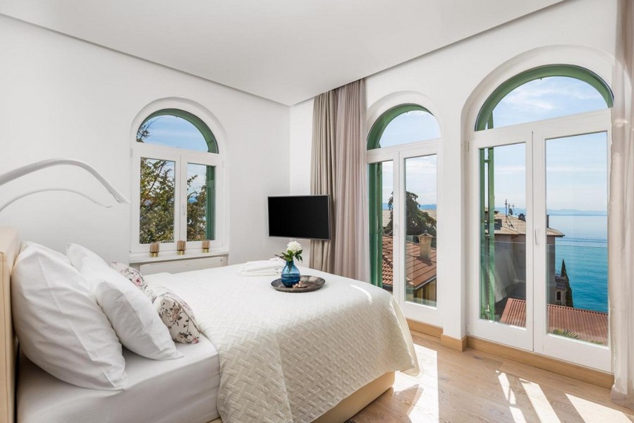 Chambre avec balcon et vue mer