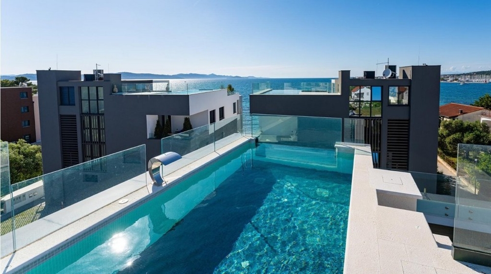 Biens de luxe Croatie - penthouse avec piscine sur le toit-terrasse en Croatie à vendre.