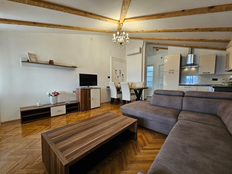 Salon moderne de l'appartement A3374 dans le centre-ville d'Opatija.