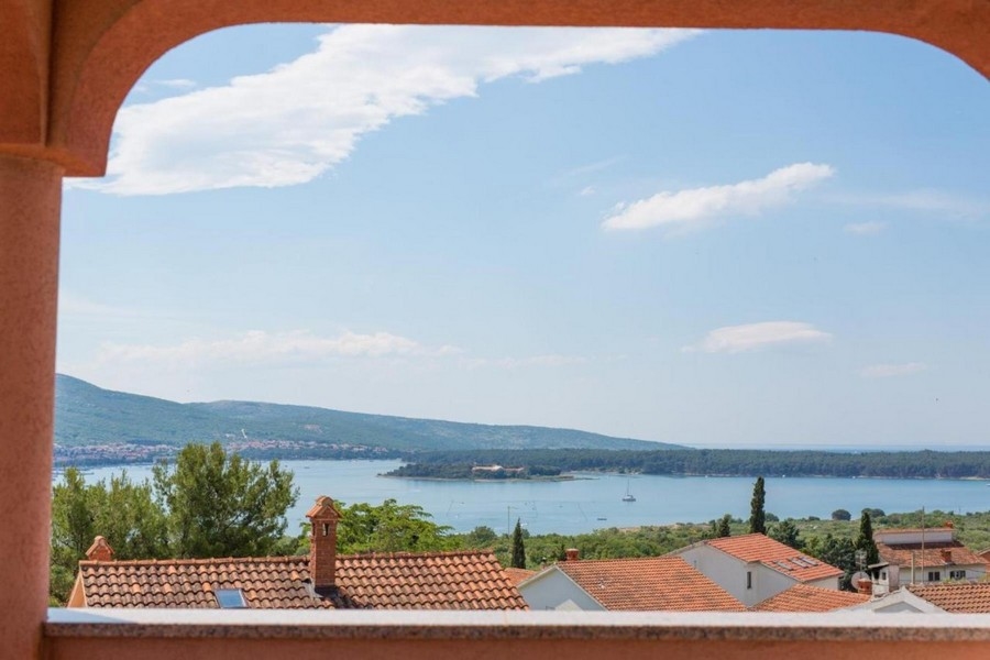 Vue mer du bien A3423 sur l'île de Krk en Croatie - Panorama Scouting.