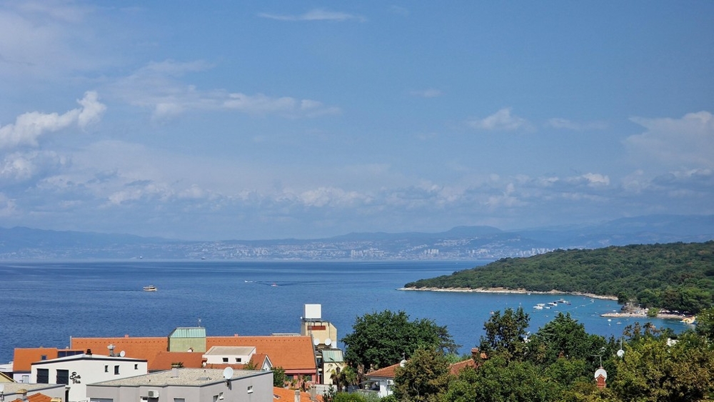 Appartement avec belle vue mer à vendre sur l'île de Krk en Croatie - Panorama Scouting.