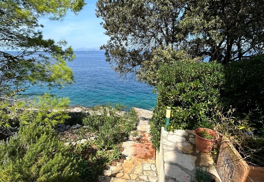 Accès au rivage.