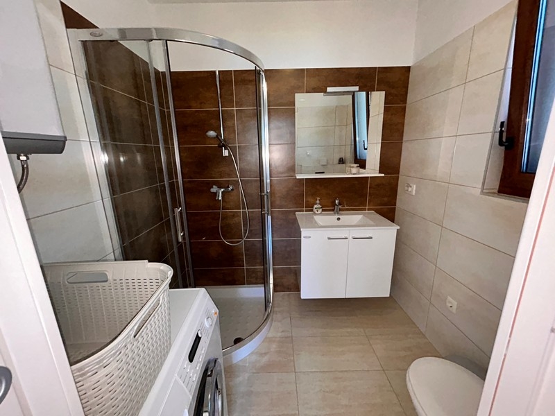 Salle de bains avec douche