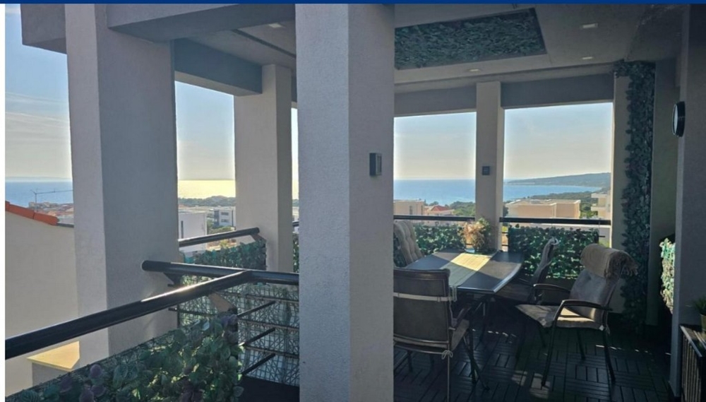 Appartement avec belle vue mer à vendre à Novalja, île de Pag.