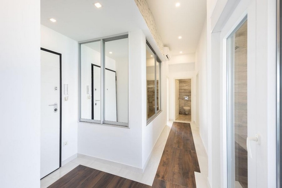 Couloir et entrée de l'appartement A3546, en vente en Croatie.
