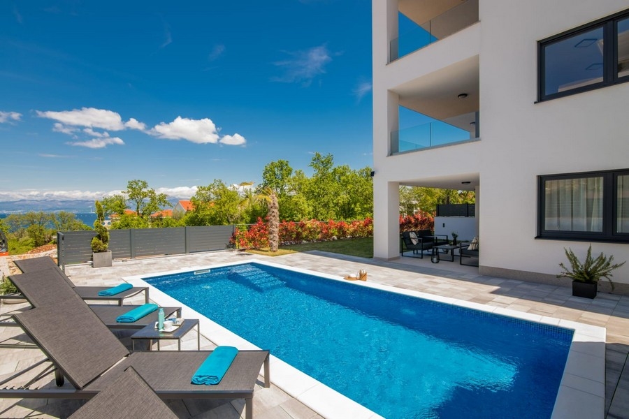 Appartement moderne avec piscine et vue mer à vendre en Croatie.