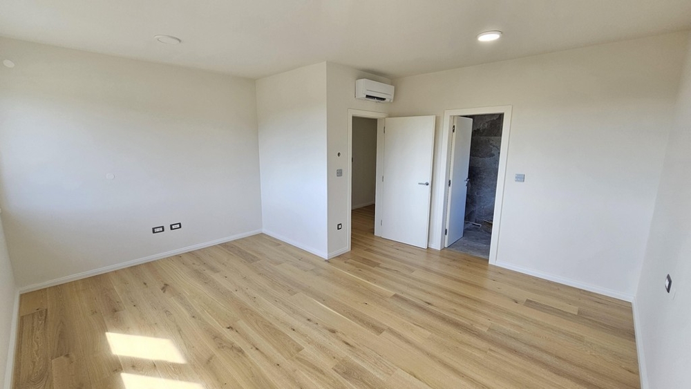 Chambre lumineuse avec climatiseur