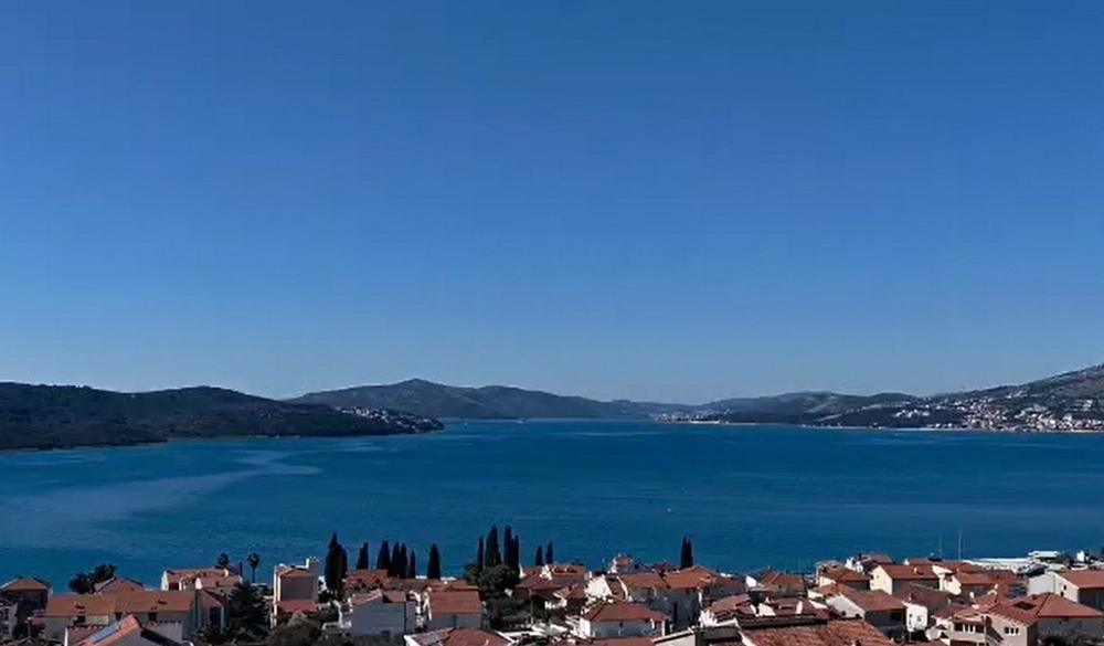 Vue sur la baie et la mer