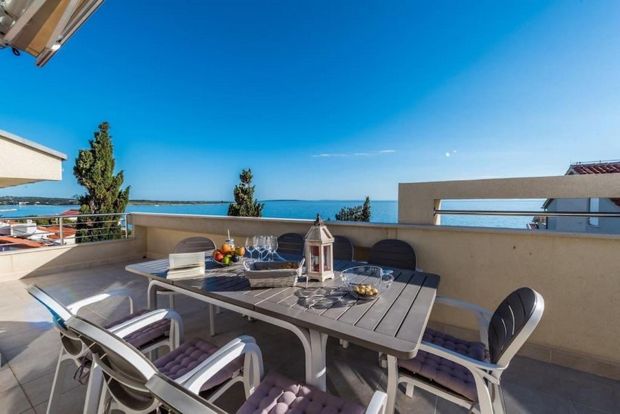Penthouse avec belle vue mer à vendre en Croatie - île de Pag.