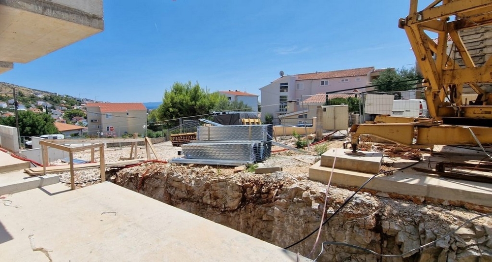 Phase de construction avec vue vers la mer - île de Ciovo.