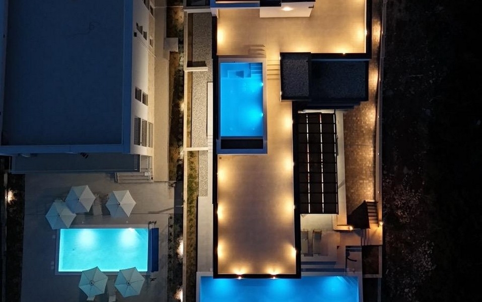 Immeuble neuf avec penthouse et piscine à Kozino