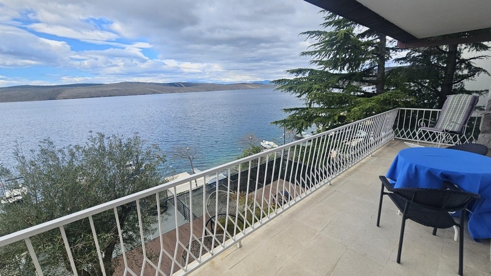 Appartement en première ligne de mer à vendre en Croatie.