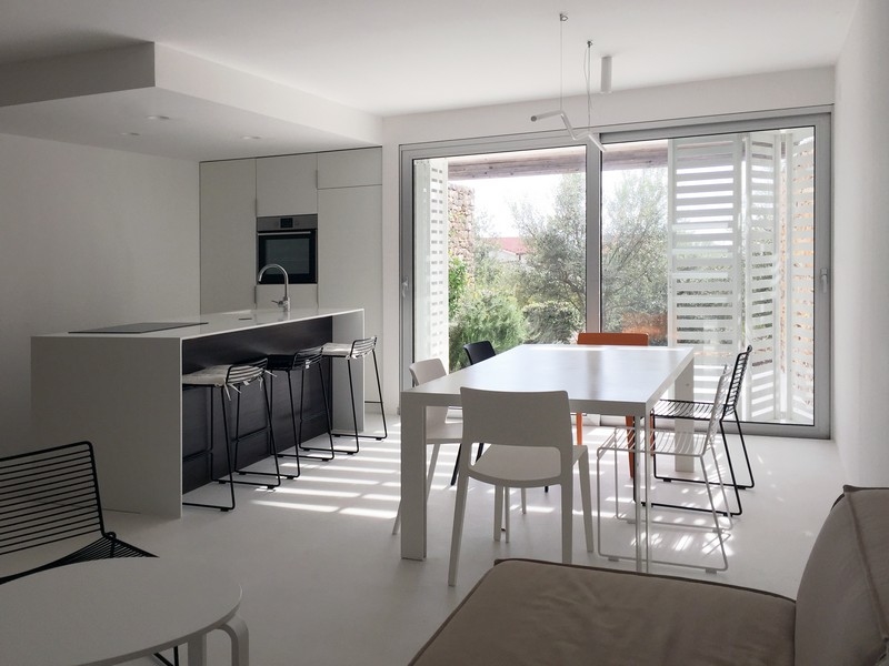 Séjour moderne du bien A3649 sur l'île de Krk.