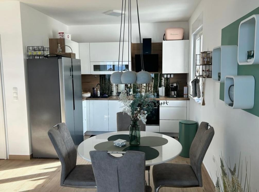 Cuisine ouverte avec coin repas