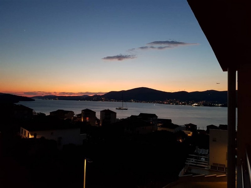 Bien A3665 - vue mer de nuit sur Ciovo.