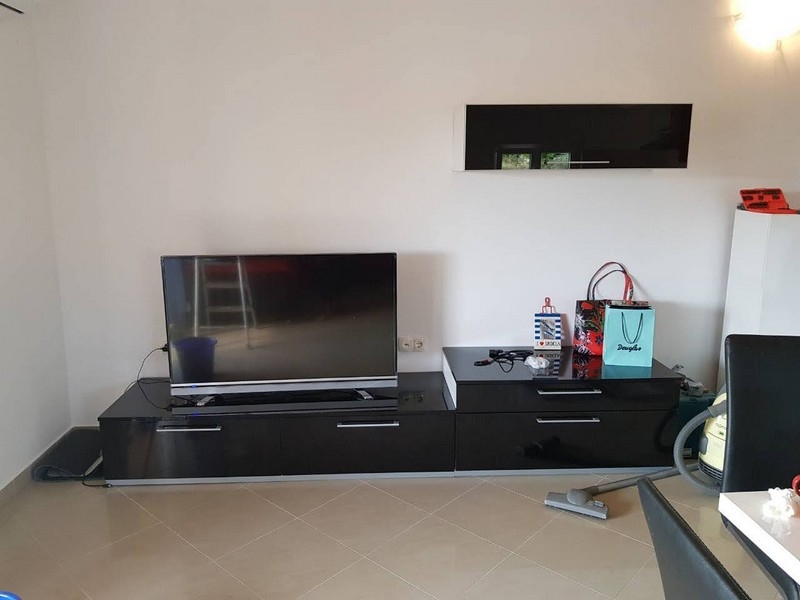 Séjour avec Smart TV.