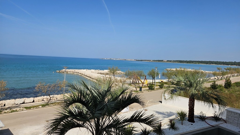 Penthouse directement sur le rivage à vendre - Panorama Scouting A3690.