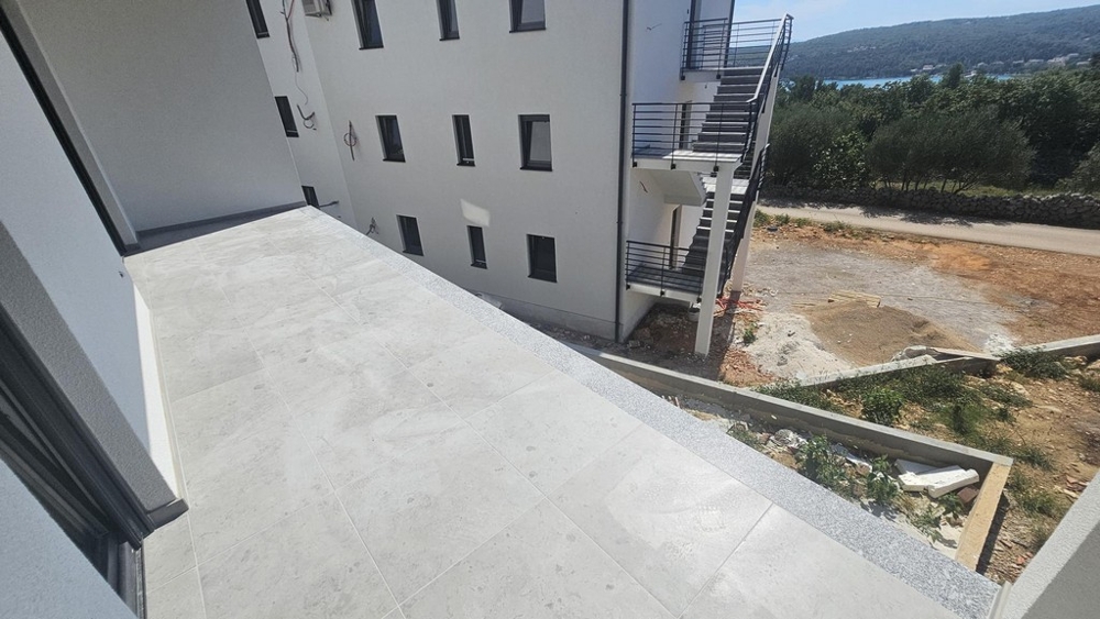 Balcon de l'appartement neuf à Soline