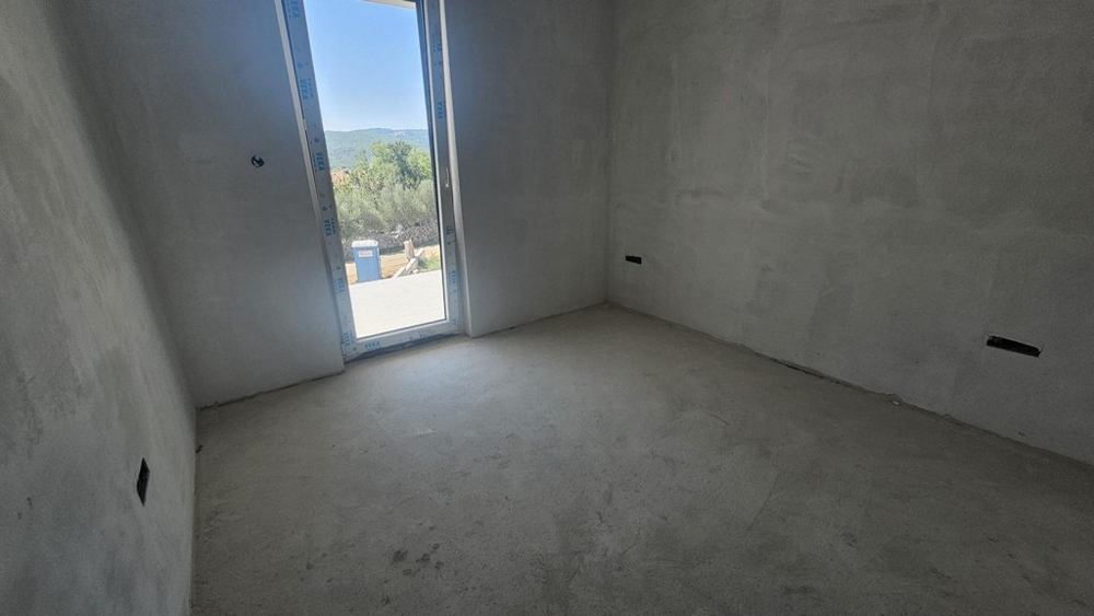 Deuxième chambre avec accès au balcon à Soline