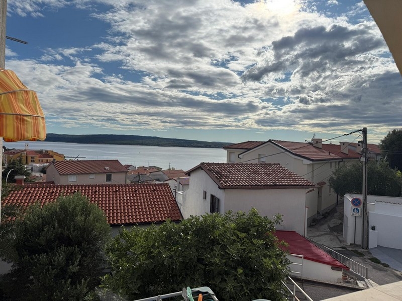 Vue mer du bien A3738 à Selce près de Crikvenica, Croatie.