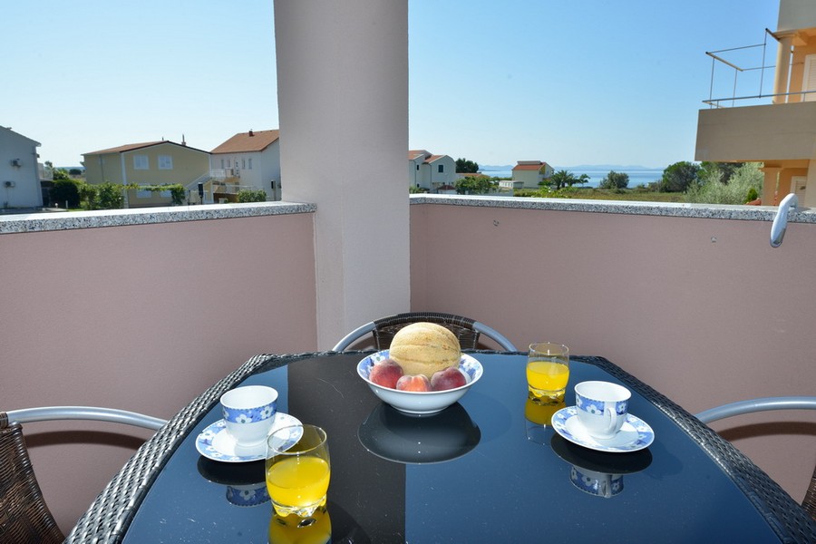 Terrasse avec belle vue mer - bien A3764 à Privlaka.