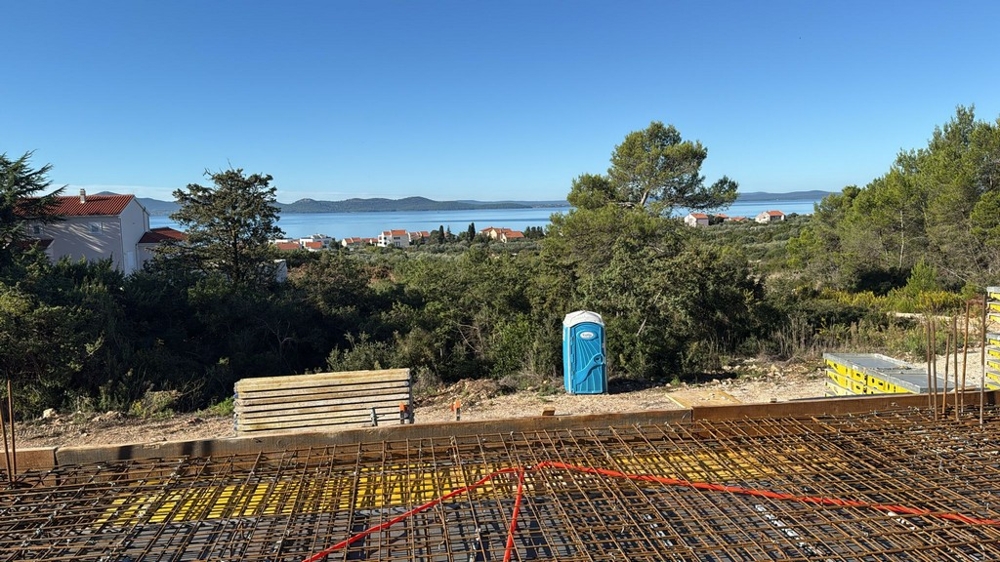 Vue du chantier sur la mer - bien A3773.
