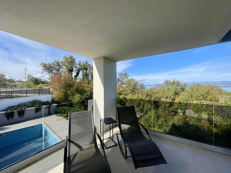 Appartement avec vue sur la verdure et jusqu'à la mer - bien A3780.