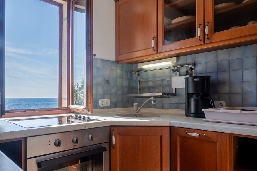 Cuisine avec vue mer.