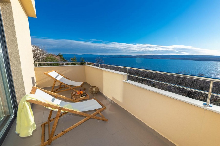 Biens immobiliers avec vue mer à Crikvenica.